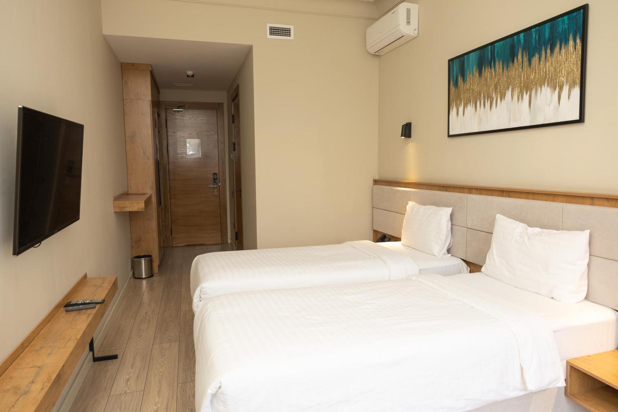 Hotel Marwa Tashkent Pool&Spa Екстериор снимка